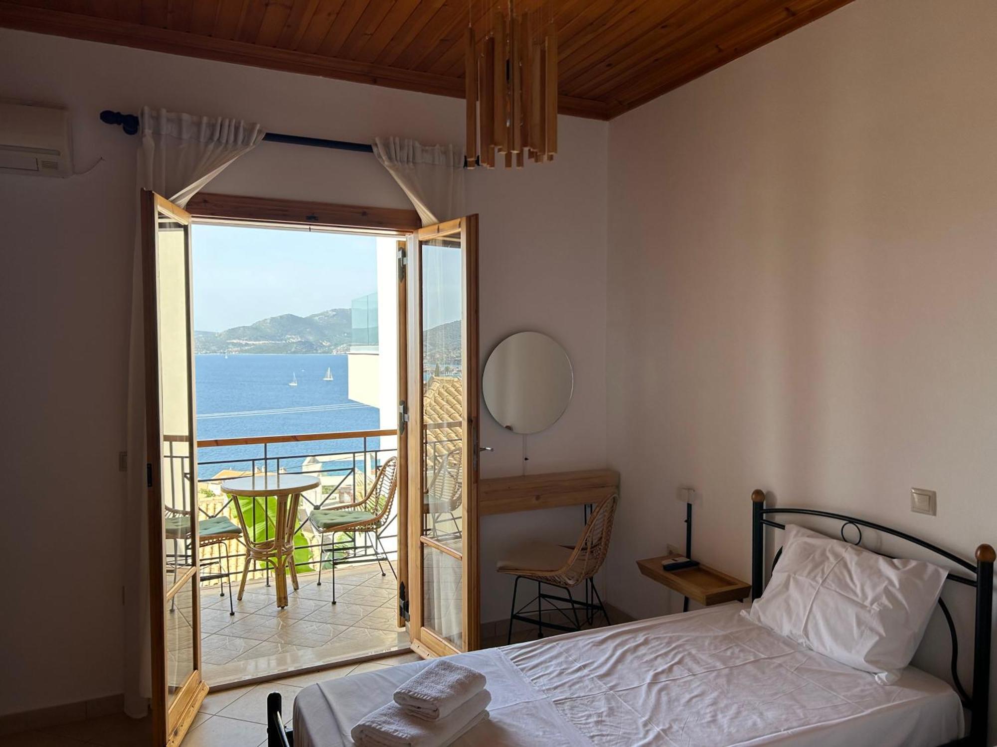 Villa Saint George Никиана Екстериор снимка