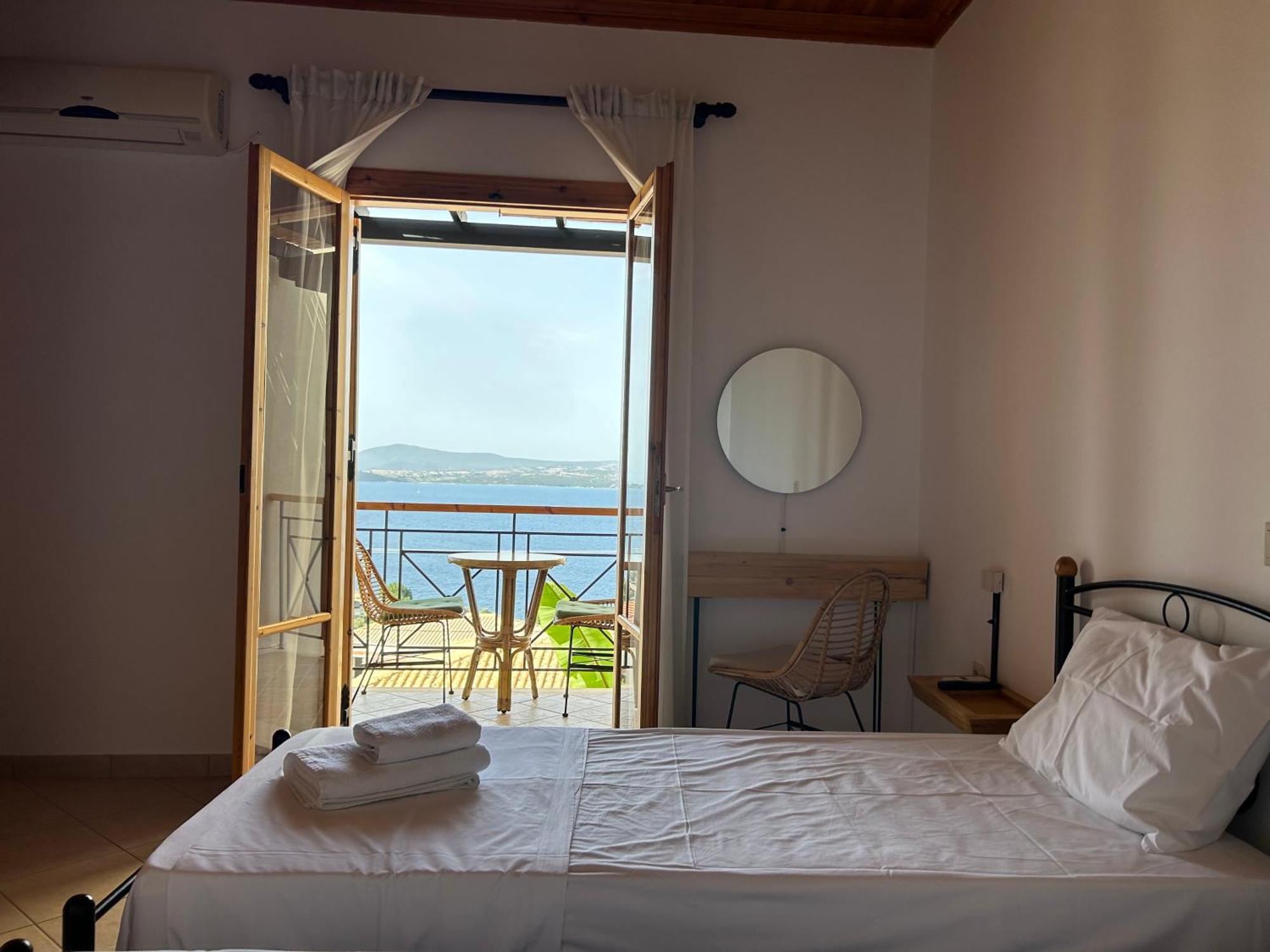 Villa Saint George Никиана Екстериор снимка