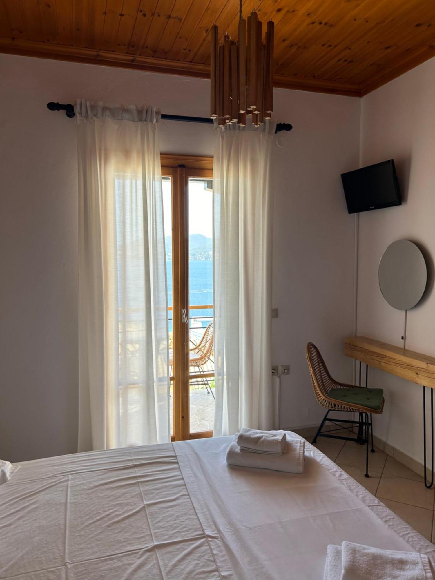 Villa Saint George Никиана Екстериор снимка
