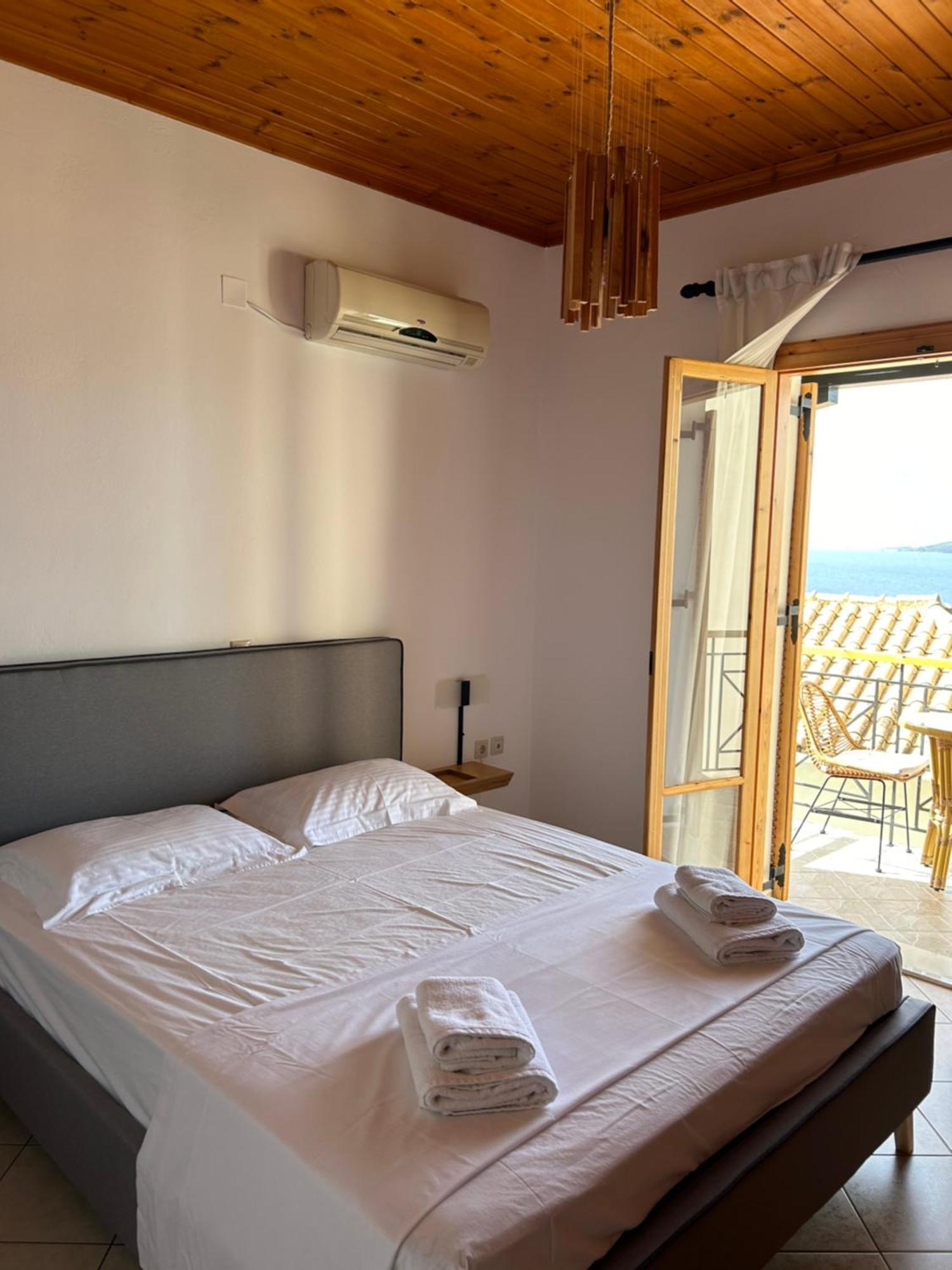 Villa Saint George Никиана Екстериор снимка