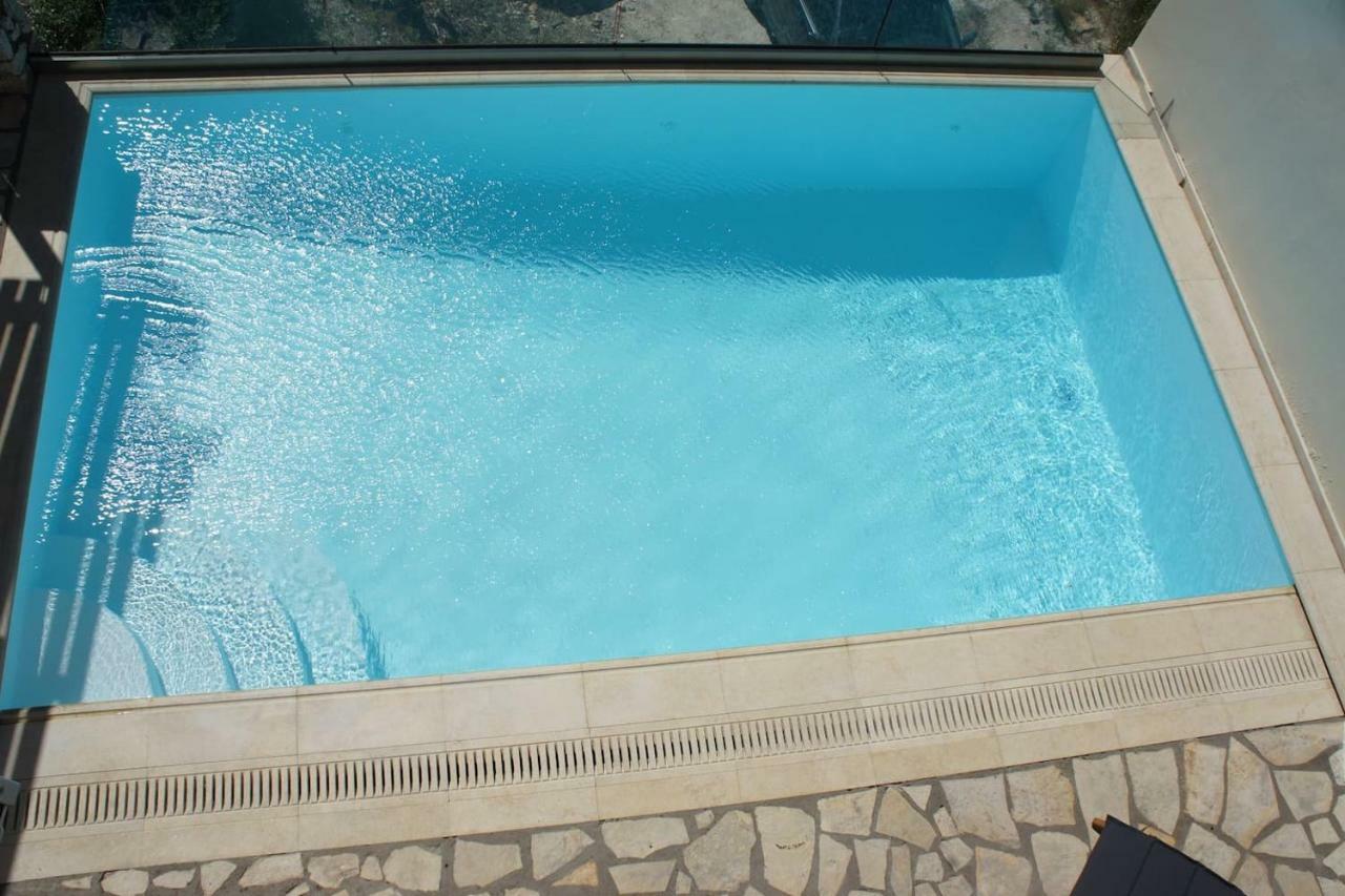 Villa Saint George Никиана Екстериор снимка
