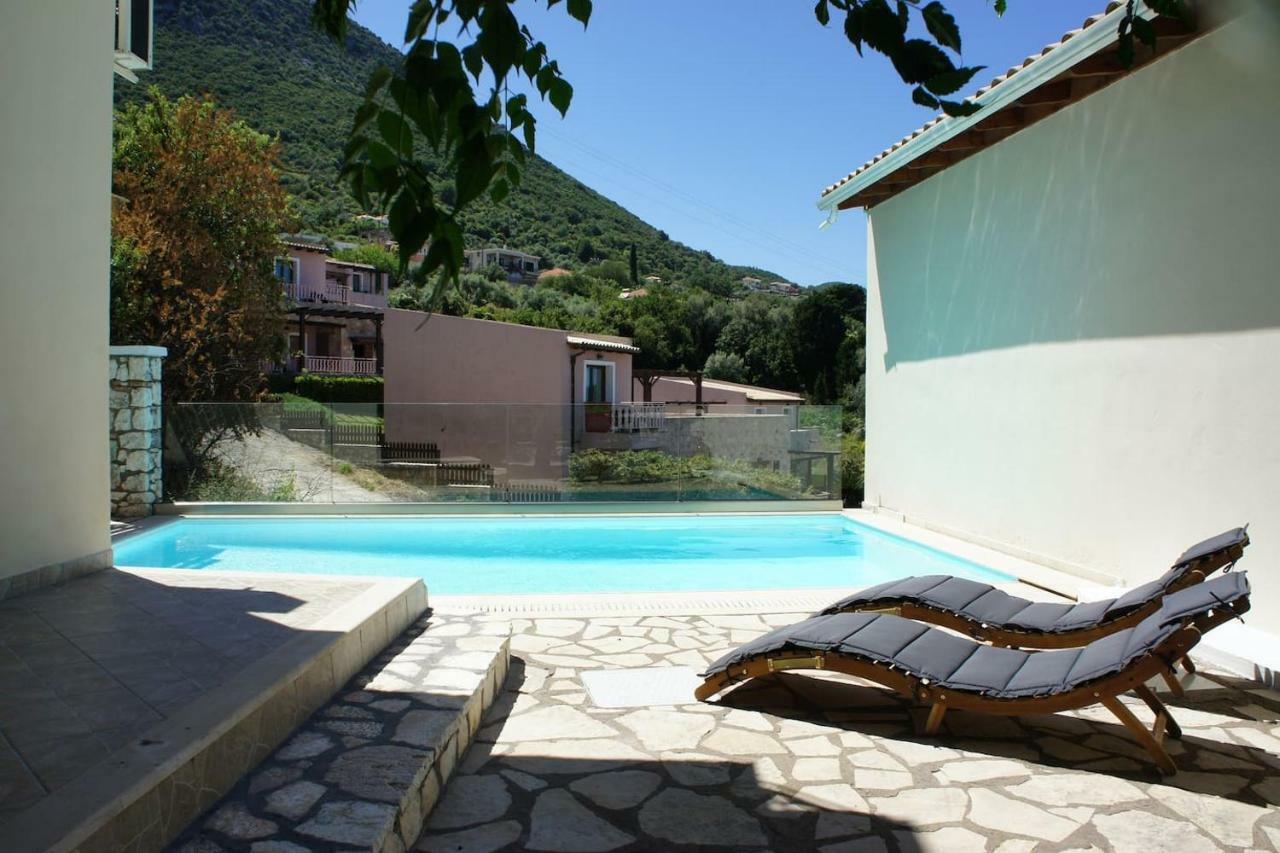 Villa Saint George Никиана Екстериор снимка